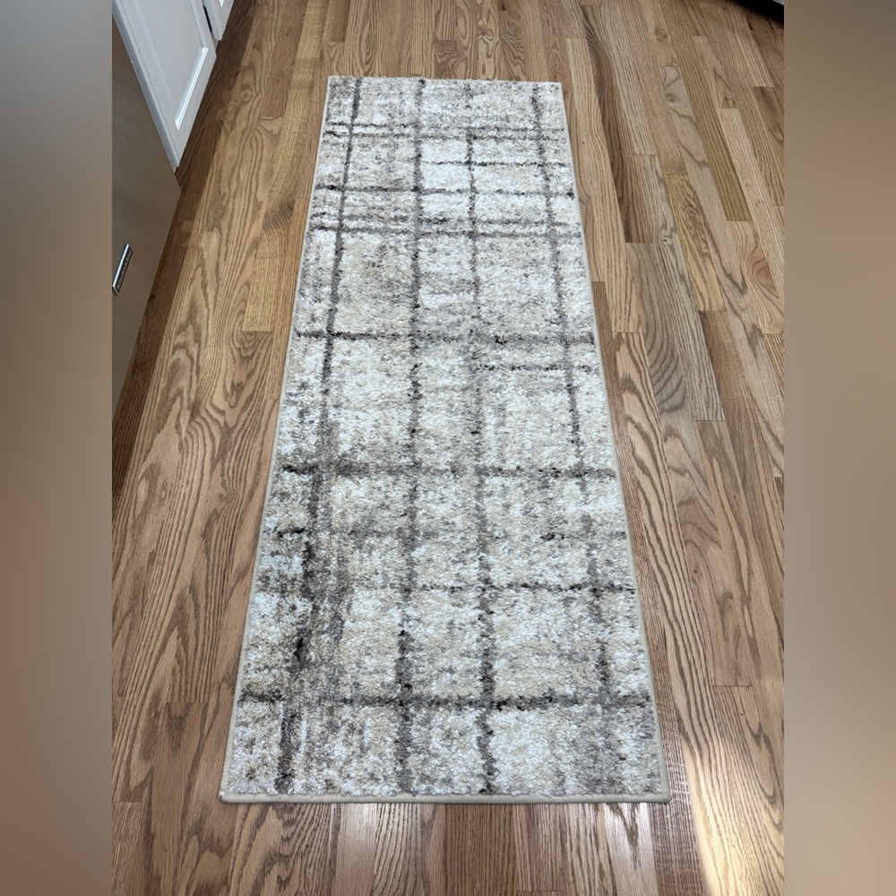 Mainstays Crosshatch Brown Geometric Indoor Runner Rug, 1' 10" x 5' - Picture 3 of 7